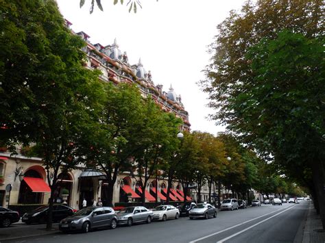 avenue montaigne.